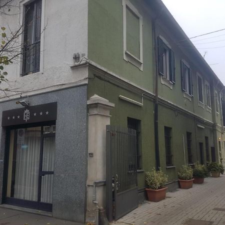 Bed Rho Stazione Bed & Breakfast Dış mekan fotoğraf