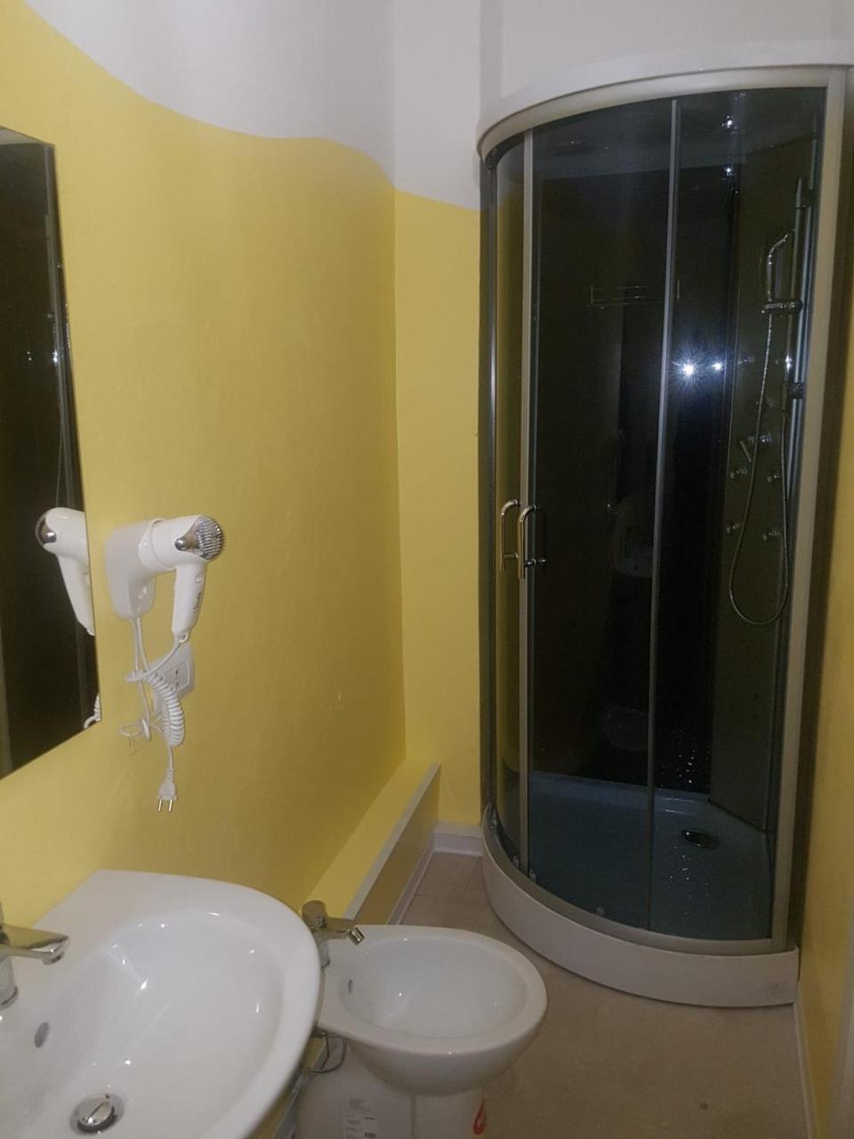 Bed Rho Stazione Bed & Breakfast Dış mekan fotoğraf